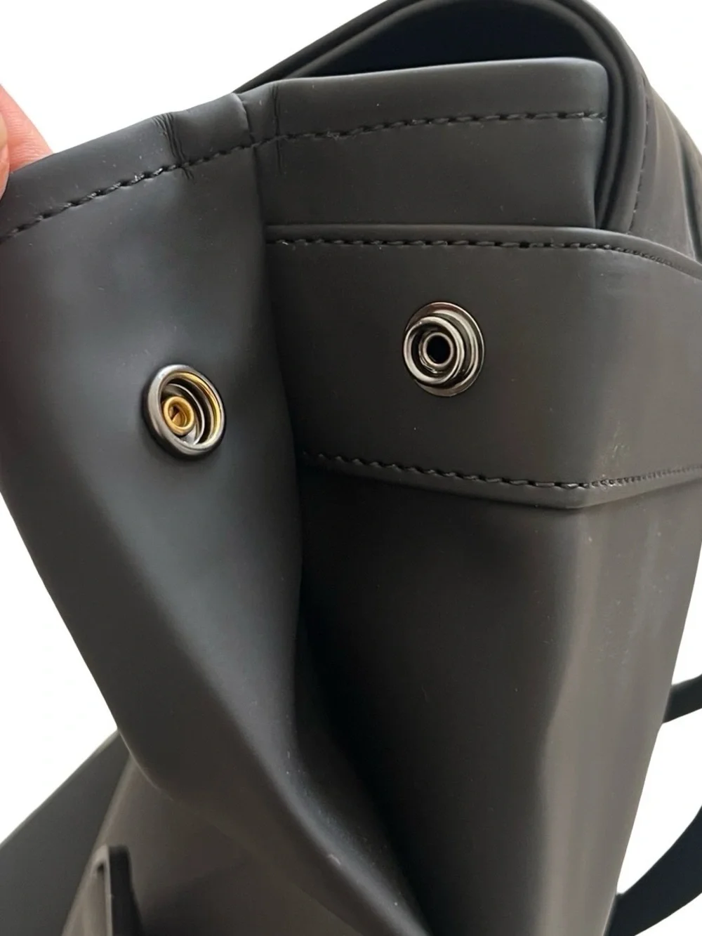Rains MSN Bag Mini in Black W3 NWT